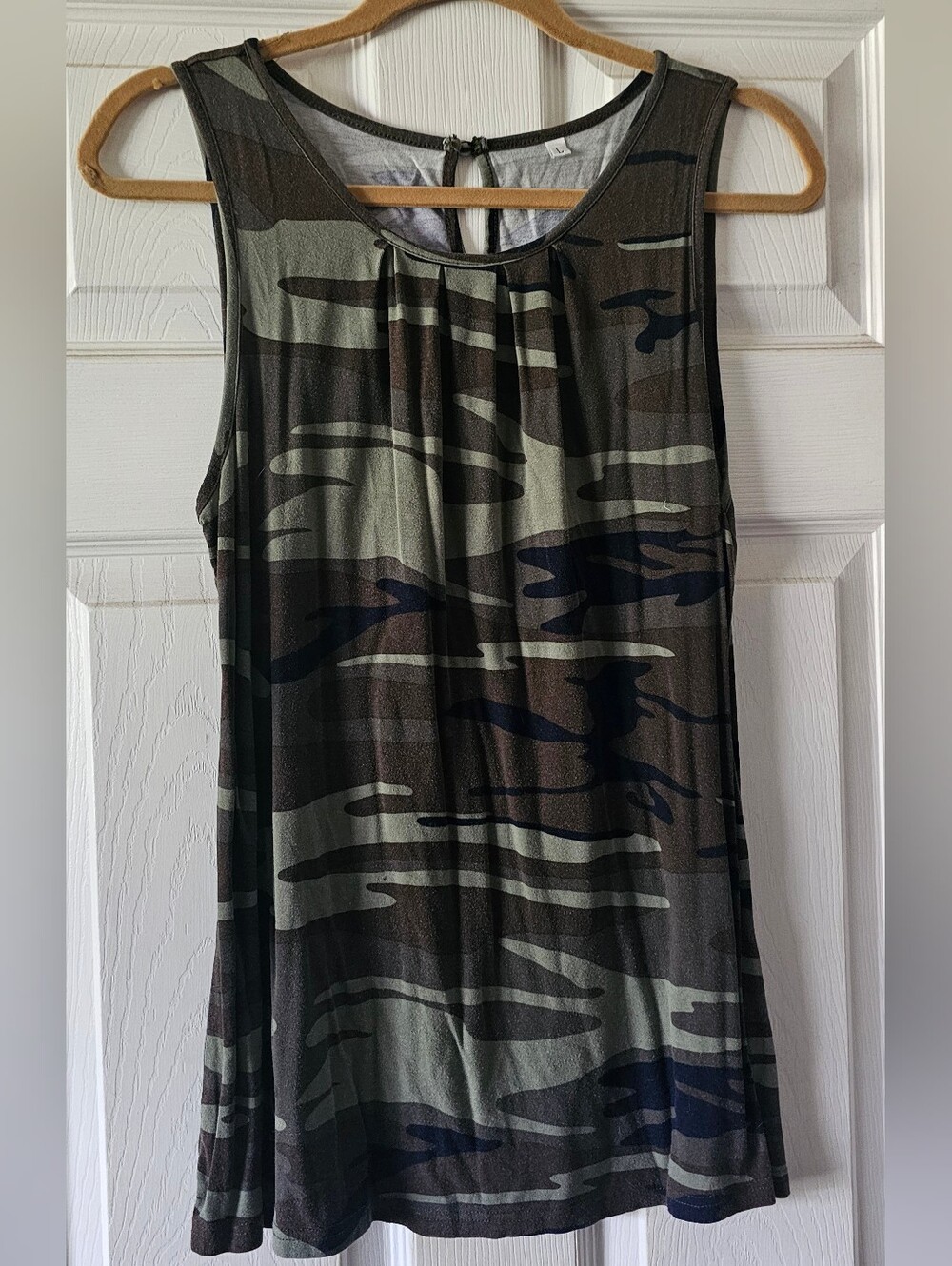 Sleeveless Camouflage Print Top